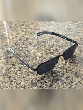 Bausch & Lomb True vintage sunglasses Unisex Black metal frame M942150SD USA Mad